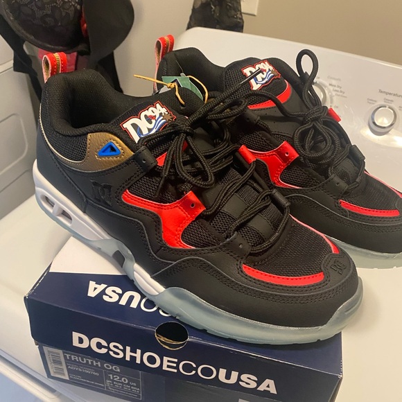 DC Truth OG size 12 main image 6